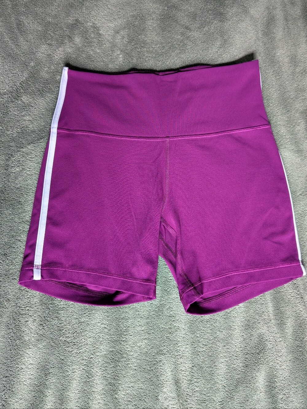 Align Side-Stripe 6" Short
